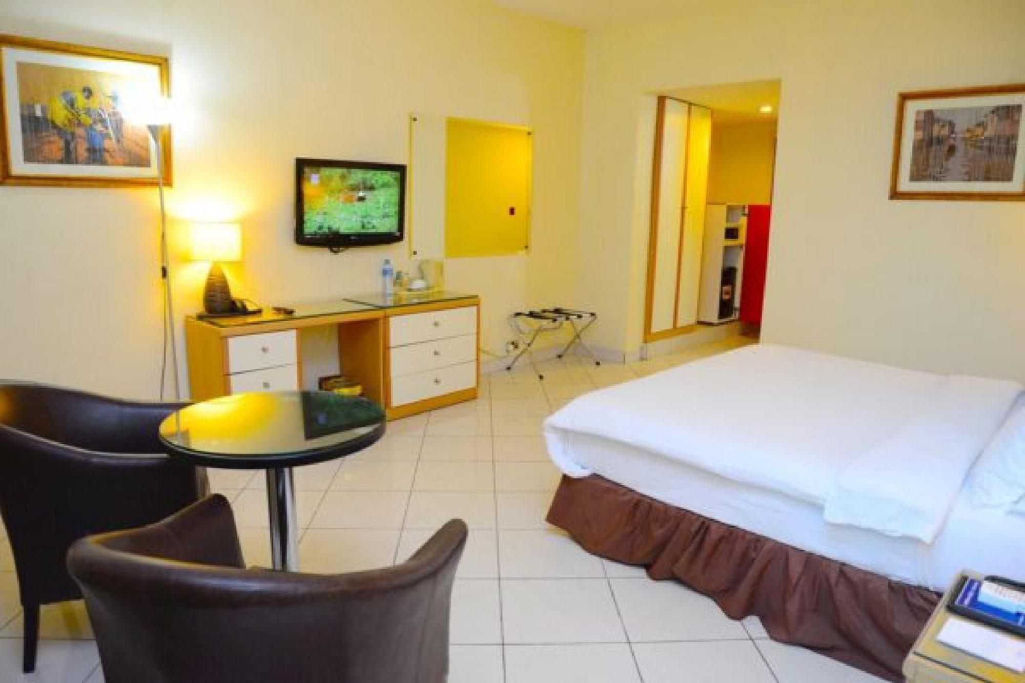 Room In Lodge - Golden Royale Hotel Enugu Esterno foto